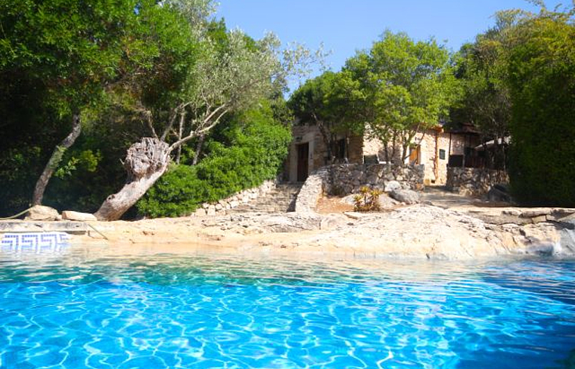 finca am meer mit pool